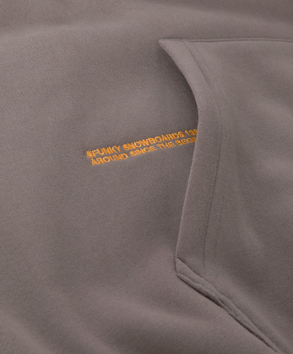LOGO EMBROIDERY HOODIE MUD
