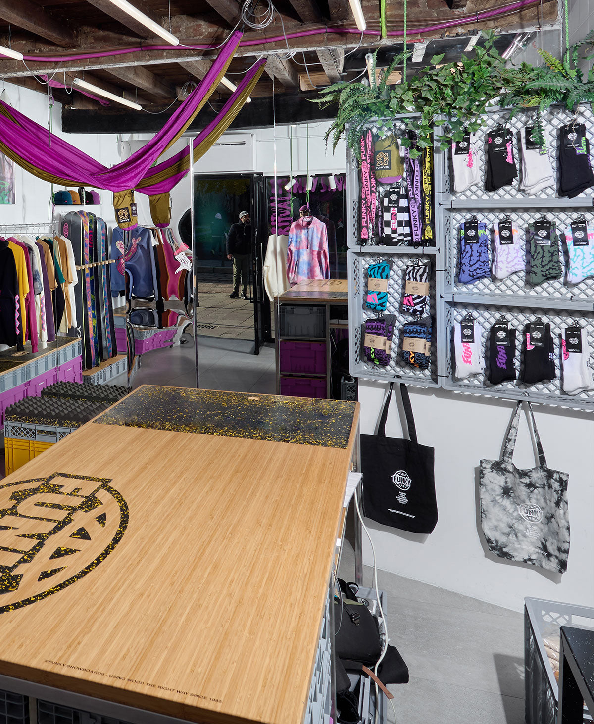Funky Store Layout STORE โ Funkysnowboards