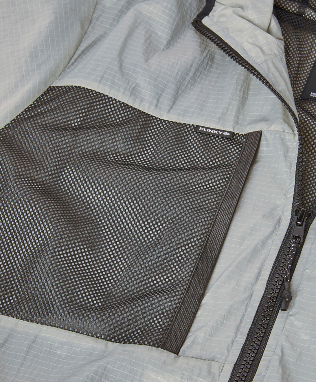 YETI NYLON RIPSTOP WINDBREAKER GRAY
